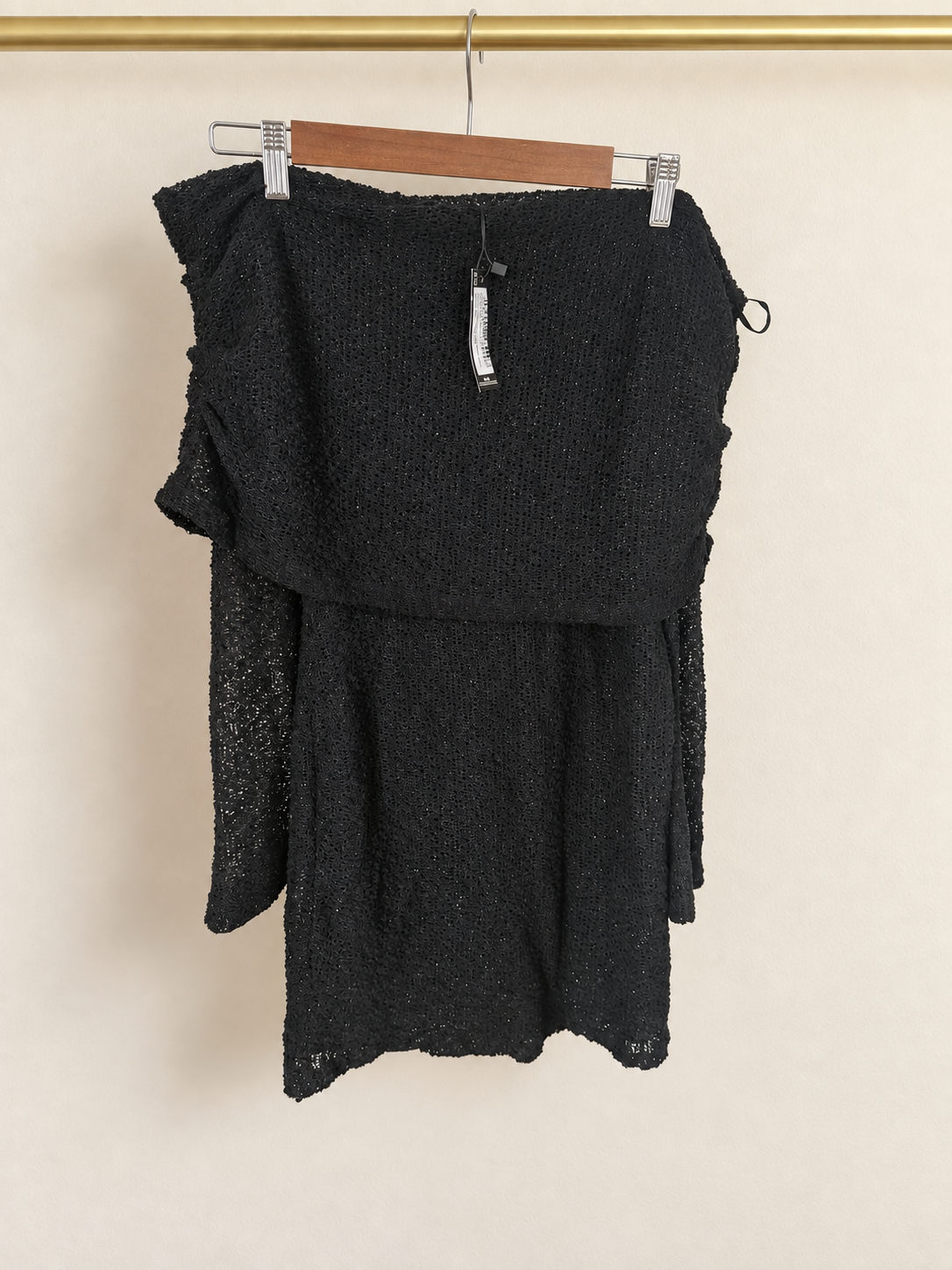 Vestido Off Shoulder (Pretty Little Thing)